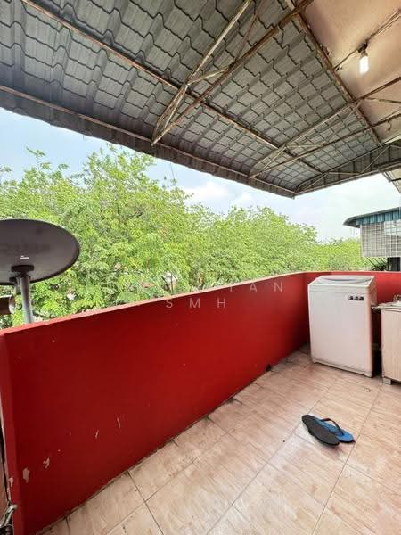 Flat for Sale at Flat Pkns Shah Alam Seksyen 18 - Norafian SMH - Balcony - PropertyGuru.com.my