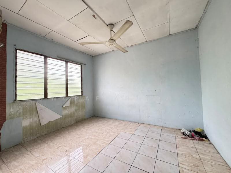 Flat for Sale at Flat Pkns Shah Alam Seksyen 18 - Norafian SMH - Interior - PropertyGuru.com.my