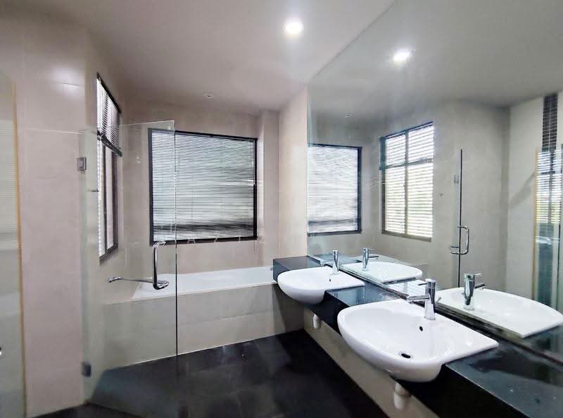 Bungalow House untuk Dijual di Bandar Seri Putra (Bangi) - Azizol . - PropertyGuru.com.my