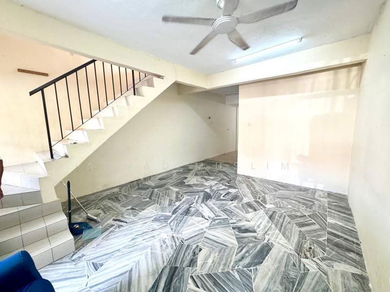 2-storey Terraced House for Sale in Taman Cheras Awana (Cheras) - Ahmad Muslim - Living Room - PropertyGuru.com.my