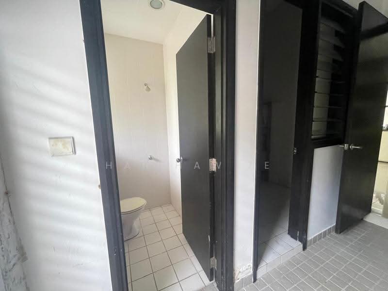 Semi-Detached House for Sale in Bandar Sungai Long (Selangor) - Han Haw Ze - Bathroom - PropertyGuru.com.my