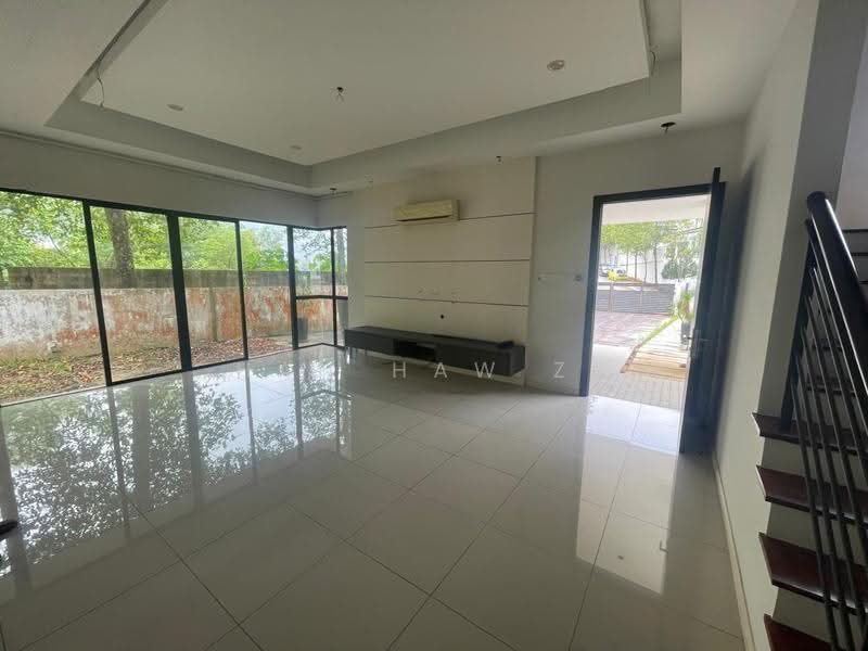 Semi-Detached House for Sale in Bandar Sungai Long (Selangor) - Han Haw Ze - Living Room - PropertyGuru.com.my