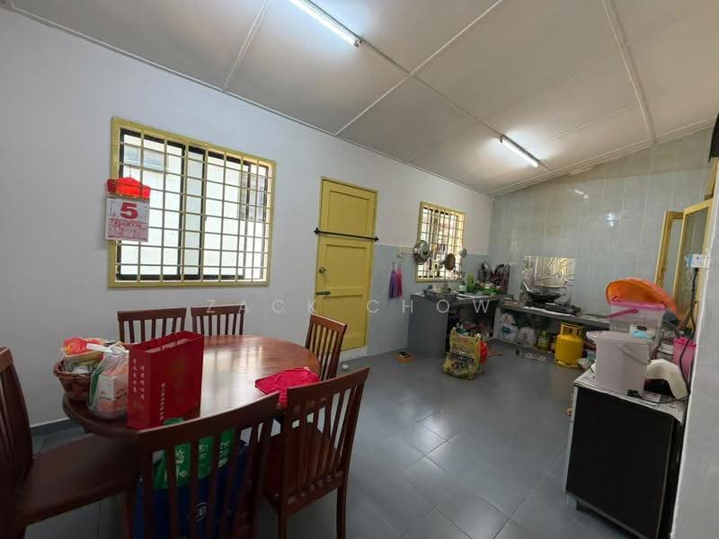Rumah Teres 2-Tingkat untuk Dijual di Taman Tasek (Johor Bahru) - Zack Chow - Kitchen - PropertyGuru.com.my