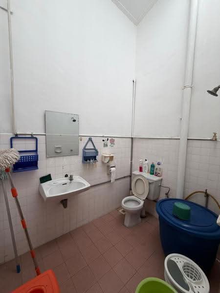 Rumah Teres 2-Tingkat untuk Dijual di Taman Tasek (Johor Bahru) - Zack Chow - Bathroom - PropertyGuru.com.my
