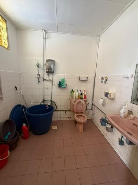 Rumah Teres 2-Tingkat untuk Dijual di Taman Tasek (Johor Bahru) - Zack Chow - Bathroom - PropertyGuru.com.my