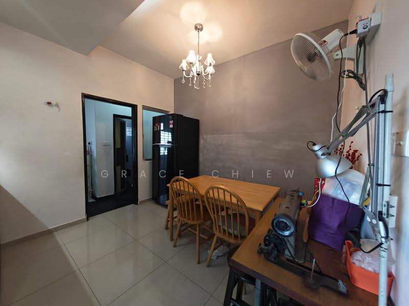Rumah Teres 2-Tingkat untuk Dijual di Taman Setia Indah (Tebrau) - Grace Chiew - Dining Room - PropertyGuru.com.my