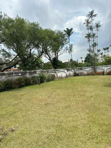 Bungalow House untuk Dijual di Taman Perling (Perling) - Zoey Lee - Garden - PropertyGuru.com.my