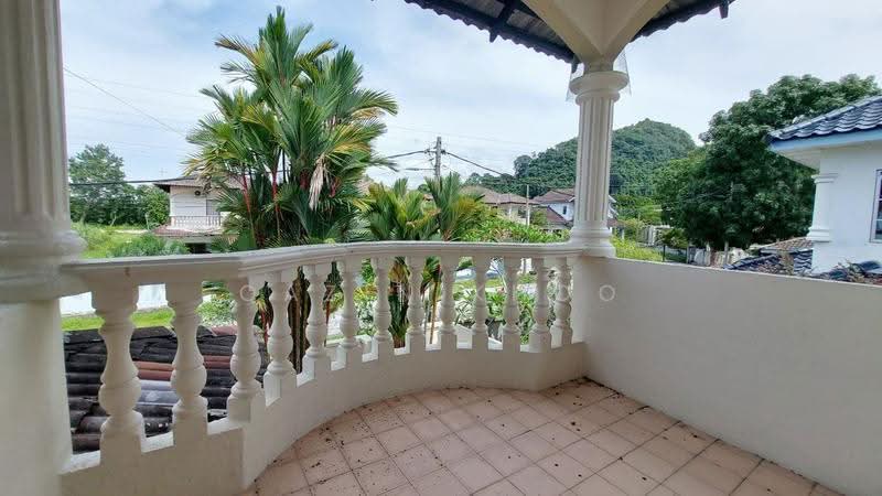 Bungalow House untuk Dijual di Bercham (Ipoh) - Qazin Khoo - Balcony - PropertyGuru.com.my