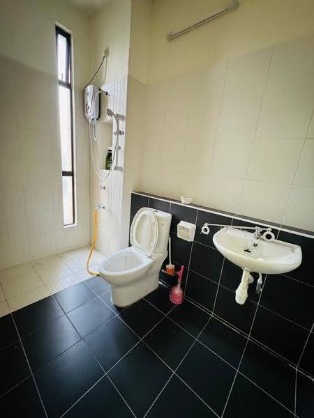 Rumah Teres 2-Tingkat untuk Dijual di Taman Pulai Hijauan (Skudai) - Susi Tjhang - Bathroom - PropertyGuru.com.my