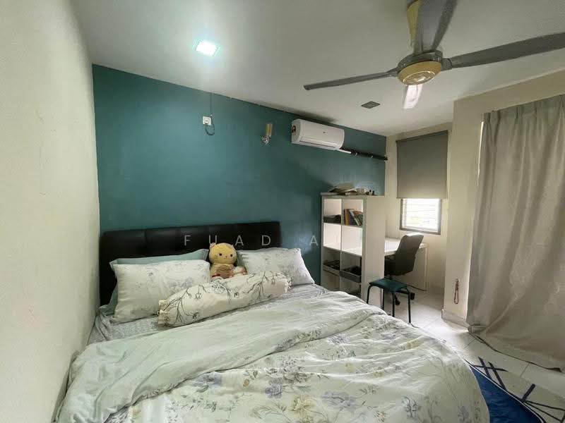 Rumah Teres 2-Tingkat untuk Dijual di Nilai Impian (Nilai) - Fuad Ali - Bedroom - PropertyGuru.com.my