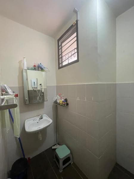 Rumah Teres 2-Tingkat untuk Dijual di Nilai Impian (Nilai) - Fuad Ali - Bathroom - PropertyGuru.com.my