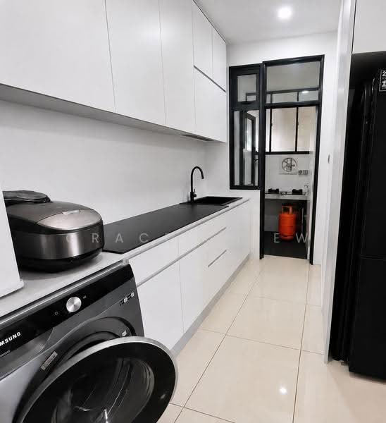 Service Residence for Sale at 8Scape Residence @ Sutera - Grace Chiew - Kitchen - PropertyGuru.com.my