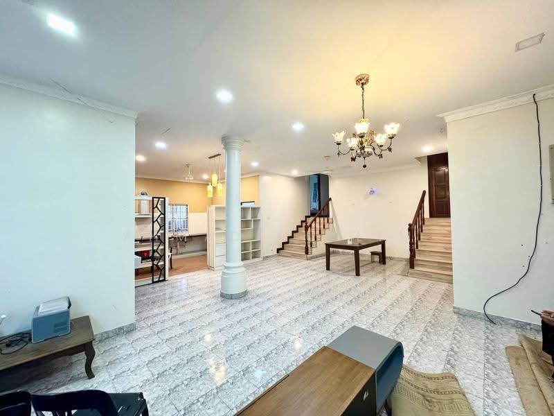 Bungalow House untuk Dijual di Kampung Bahagia (Bangi) - Ahmad Muslim - Living Room - PropertyGuru.com.my