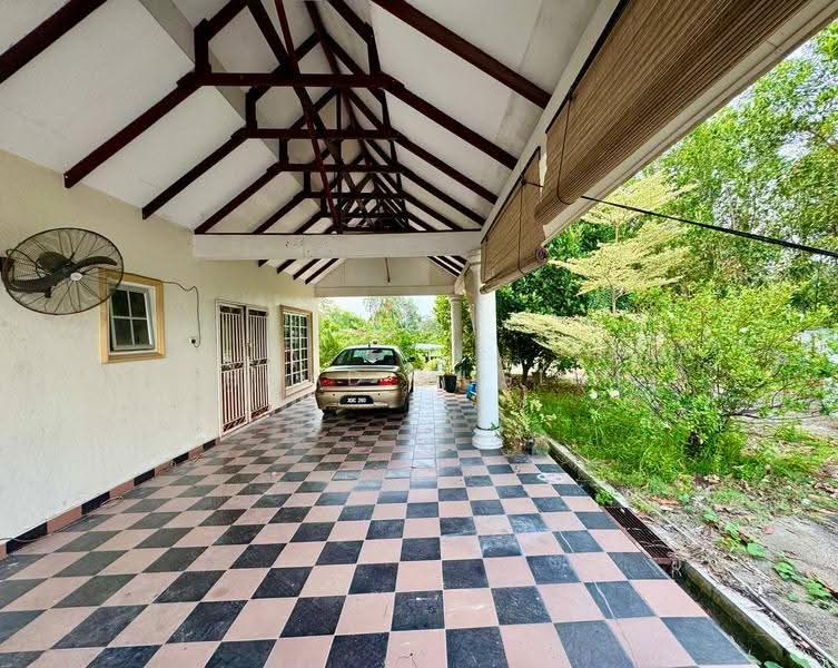Bungalow House untuk Dijual di Kampung Bahagia (Bangi) - Ahmad Muslim - Exterior - PropertyGuru.com.my