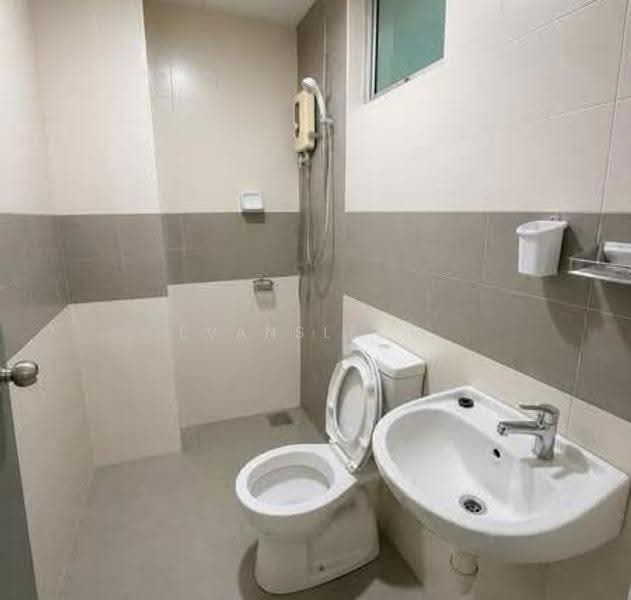 Service Residence for Rent at Garden @ One South - Evanslee . - Bathroom - PropertyGuru.com.my