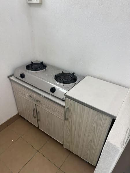 Service Residence for Sale at Residensi Emas - Kent Chong - Kitchen - PropertyGuru.com.my