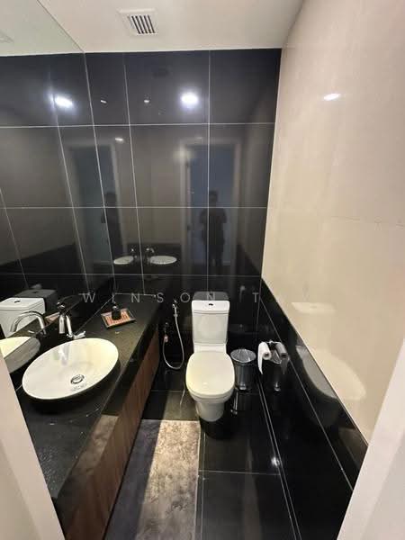 Kediaman Servis untuk Dijual di St Mary Residences - Winson Tay - Bathroom - PropertyGuru.com.my