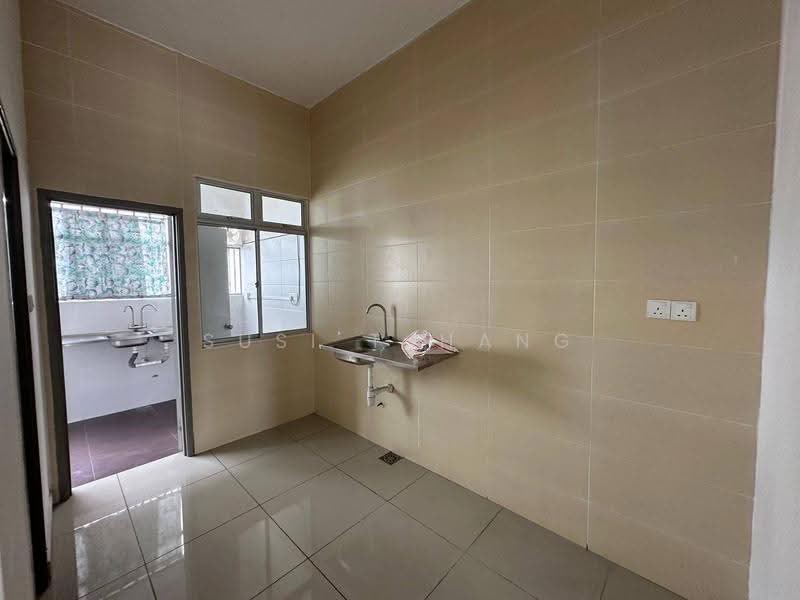 Rumah Teres 1-Tingkat untuk Dijual di Bandar Putra Kulai (Kulai) - Susi Tjhang - Kitchen - PropertyGuru.com.my