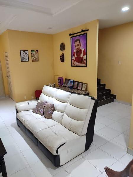 2-storey Terraced House for Sale in Taman Daya (Johor Bahru) - Regina Khor - Living Room - PropertyGuru.com.my