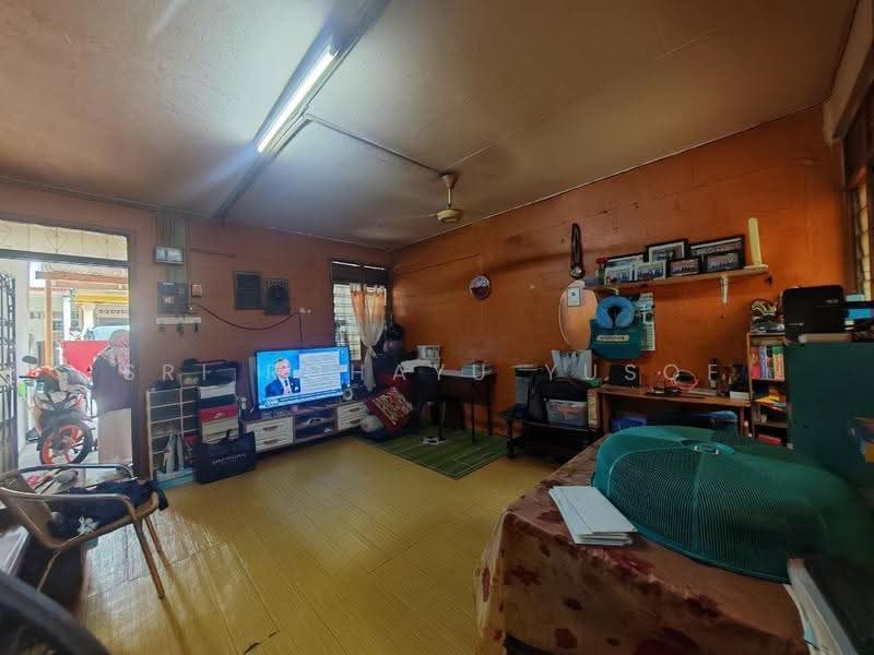 2-storey Terraced House for Sale in Taman Beringin, Kepong (Kuala Lumpur) - Sri Rohayu Yusof - Living Room - PropertyGuru.com.my