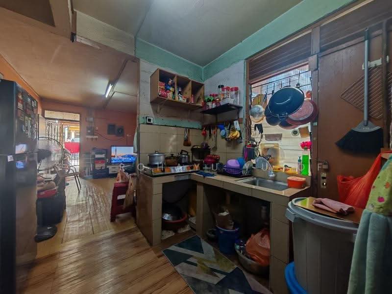 2-storey Terraced House for Sale in Taman Beringin, Kepong (Kuala Lumpur) - Sri Rohayu Yusof - Kitchen - PropertyGuru.com.my