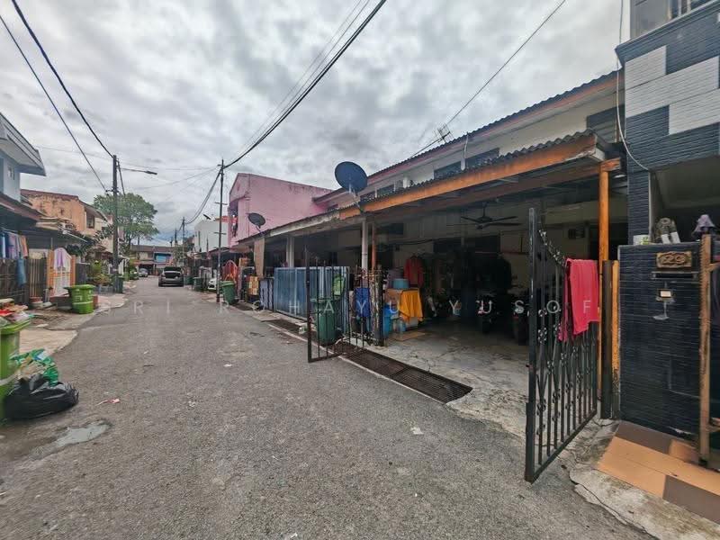 2-storey Terraced House for Sale in Taman Beringin, Kepong (Kuala Lumpur) - Sri Rohayu Yusof - Exterior - PropertyGuru.com.my