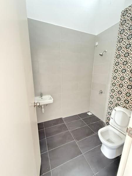 Semi-Detached House for Sale in Kuala Selangor (Selangor) - Ka Ee - Bathroom - PropertyGuru.com.my