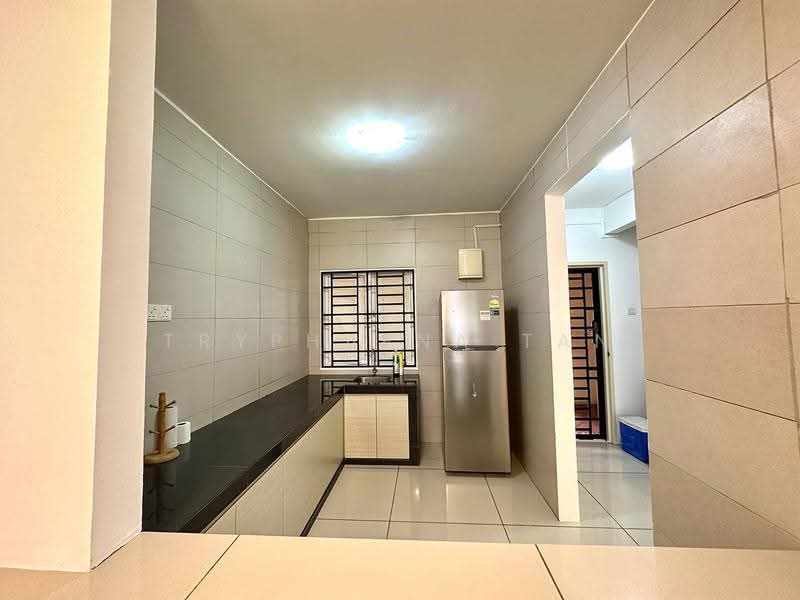 Apartment for Sale at Larkin Residence (Phase Three) - Tryphaena Tan - Kitchen - PropertyGuru.com.my