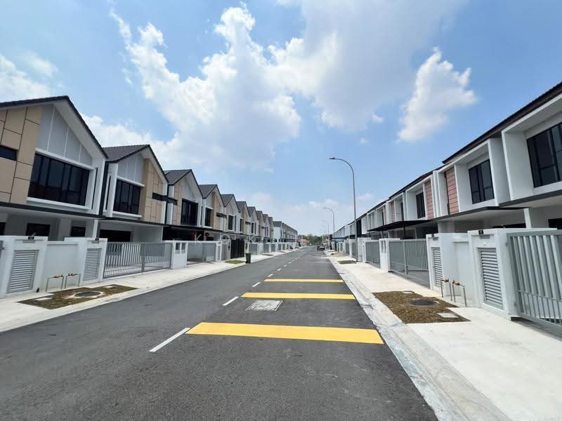 Rumah Teres 2-Tingkat untuk Dijual di Taman Desa Tebrau (Tebrau) - Kok Hui - Exterior - PropertyGuru.com.my