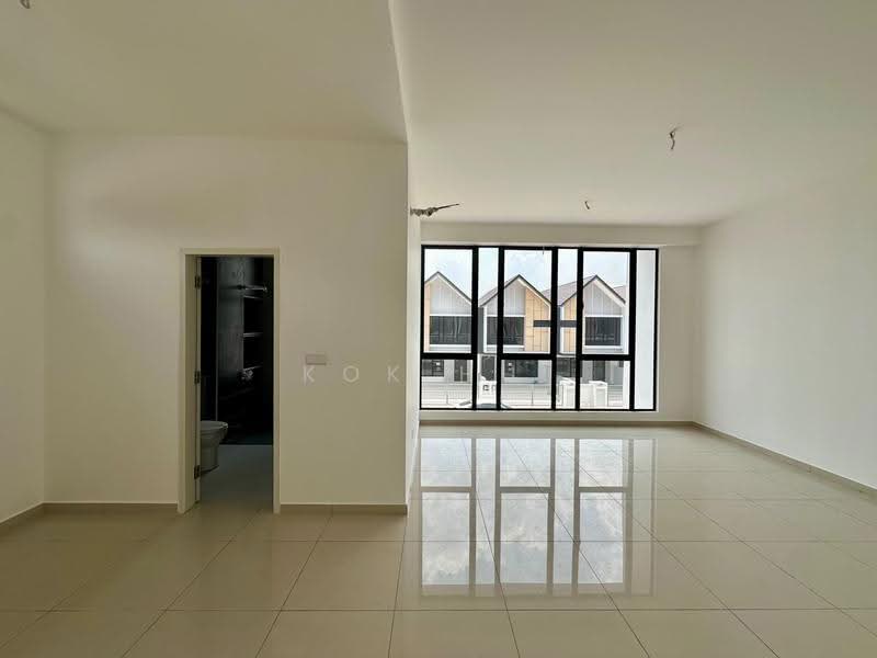 Rumah Teres 2-Tingkat untuk Dijual di Taman Desa Tebrau (Tebrau) - Kok Hui - Living Room - PropertyGuru.com.my