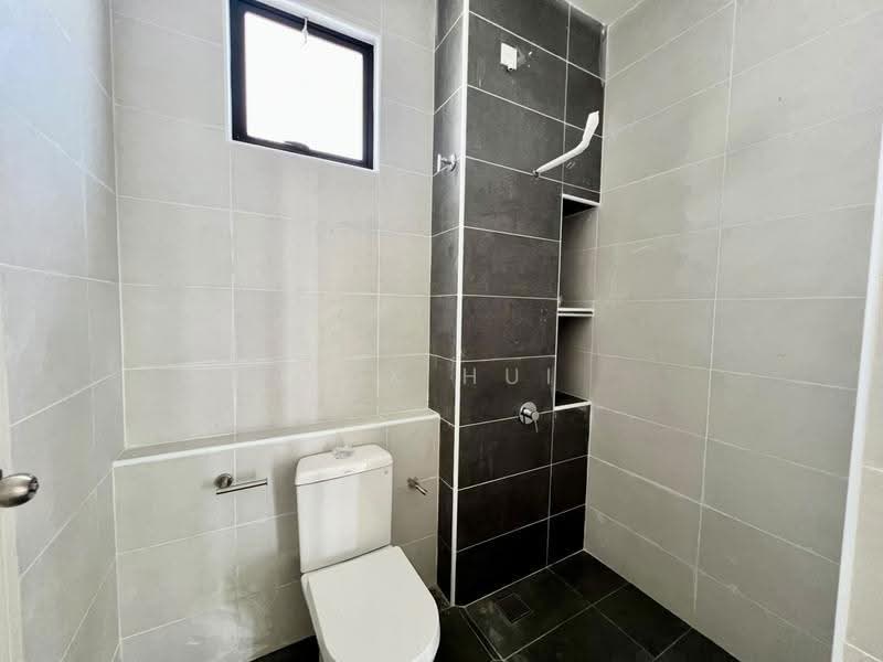 Rumah Teres 2-Tingkat untuk Dijual di Taman Desa Tebrau (Tebrau) - Kok Hui - Bathroom - PropertyGuru.com.my
