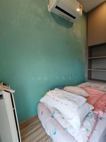 Kediaman Servis untuk Dijual di D'Tasek Residences (Tasek Impian) - Jas Tay - Bedroom - PropertyGuru.com.my