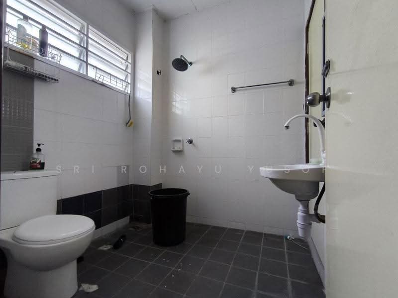 Rumah Teres 2-Tingkat untuk Dijual di Kota Puteri Seksyen 5 (Batu Arang) - Sri Rohayu Yusof - Bathroom - PropertyGuru.com.my
