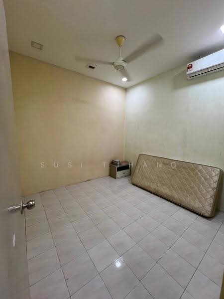 Rumah Teres 1-Tingkat untuk Dijual di Taman Desa Skudai (Skudai) - Susi Tjhang - Bedroom - PropertyGuru.com.my
