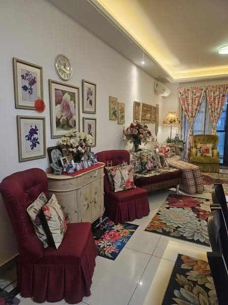 Kediaman Servis untuk Dijual di R&F Princess Cove Phase 1 - Tryphaena Tan - Living Room - PropertyGuru.com.my