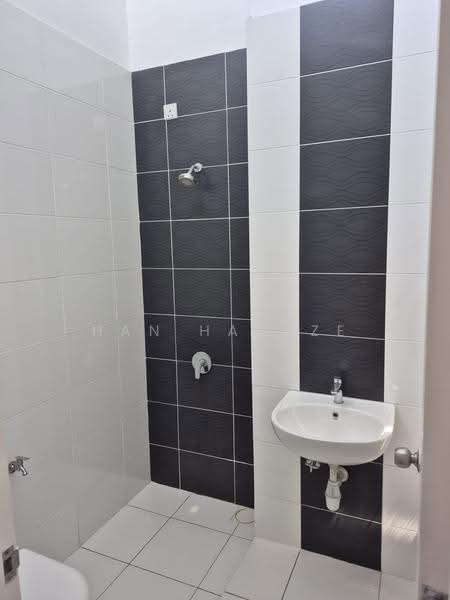2-storey Terraced House for Sale in Eco Majestic (Semenyih) - Han Haw Ze - Bathroom - PropertyGuru.com.my