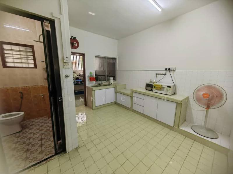Rumah Teres untuk Dijual di Taman Sri Aman (Cheras) - Sunny Chien - Kitchen - PropertyGuru.com.my