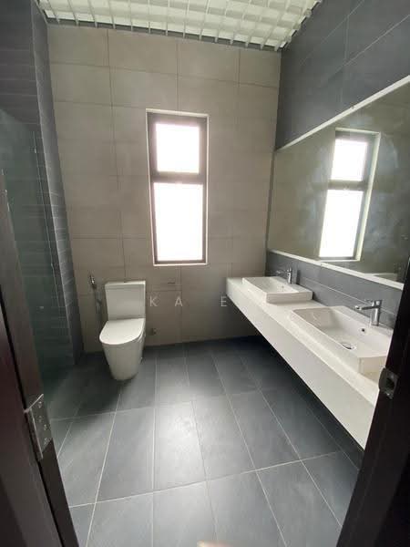 Semi-Detached House for Sale in Denai Alam (Shah Alam) - Ka Ee - Bathroom - PropertyGuru.com.my