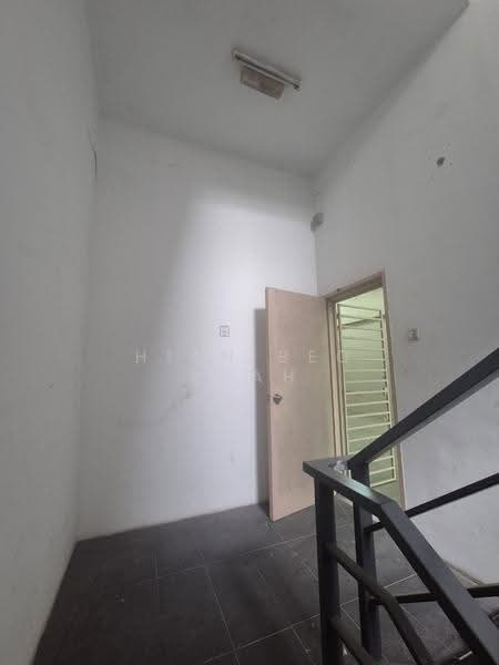 Shop / Office for Rent in Subang Jaya (Selangor) - Hian Beo Keah - Entrance - PropertyGuru.com.my