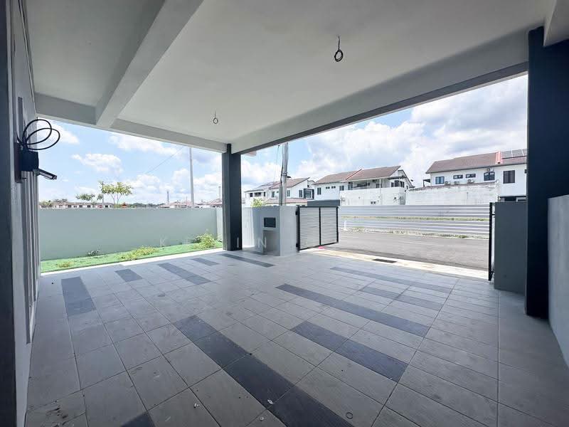 2-storey Terraced House for Sale in Teluk Intan (Perak) - Kevin Chai - Car Porch - PropertyGuru.com.my