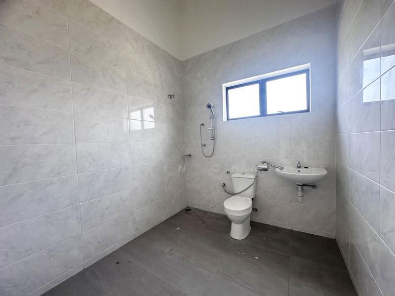 2-storey Terraced House for Sale in Teluk Intan (Perak) - Kevin Chai - Bathroom - PropertyGuru.com.my