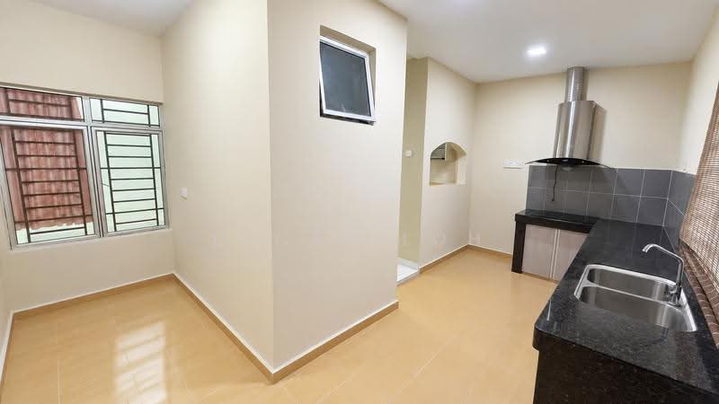 2-storey Terraced House for Sale in M Residence (Rawang) - Lucas Loh - Kitchen - PropertyGuru.com.my