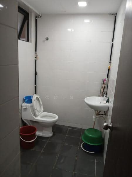 Kediaman Servis untuk Dijual di Service Residence @ Landmark Residence 1 - Lincoln Tan - Bathroom - PropertyGuru.com.my