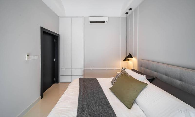 Kediaman Servis untuk Dijual di Kanvas SOHO - Andy Lau - Bedroom - PropertyGuru.com.my