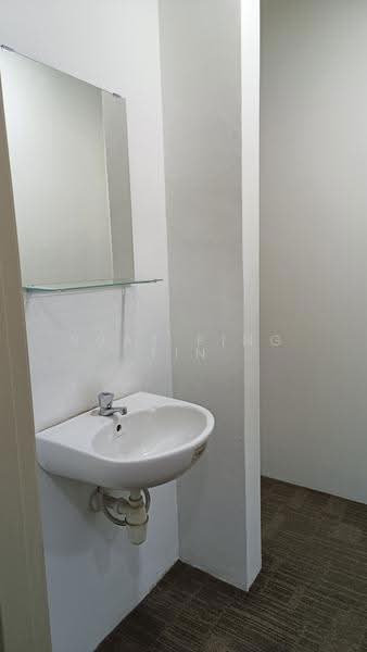 Office for Rent in Kampung Sungai Kayu Ara (Petaling Jaya) - Suat Ping Tin - Bathroom - PropertyGuru.com.my