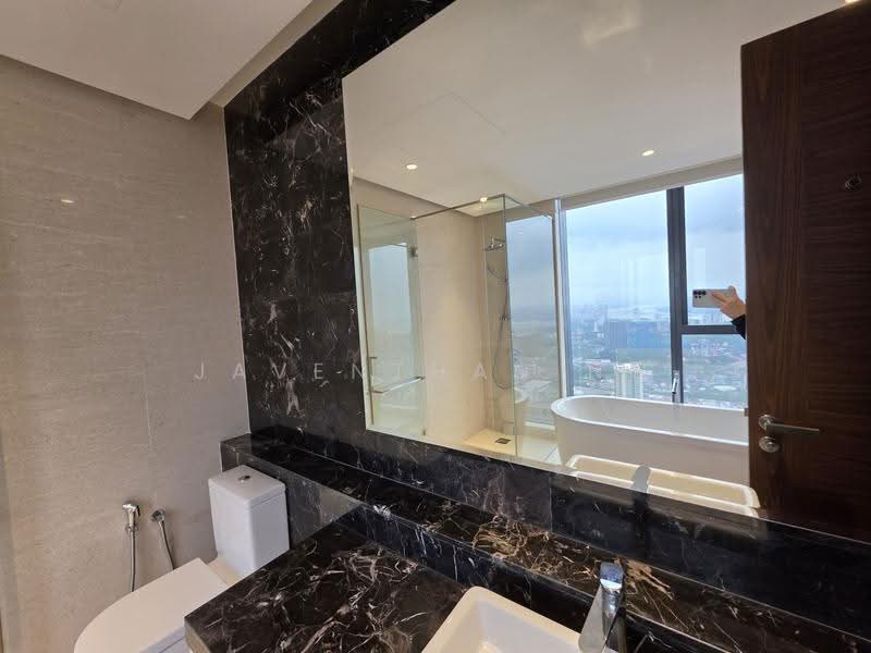 Kediaman Servis untuk Dijual di The Astaka @ 1 Bukit Senyum - Javenthan Ng - Bathroom - PropertyGuru.com.my