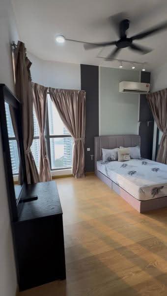 Kondominium untuk Disewa di Bay Laurel @ Country Garden Danga Bay - Jack Ting - Bedroom - PropertyGuru.com.my