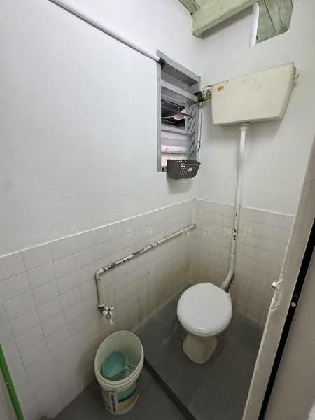 2-storey Terraced House for Rent in Taman Kledang (Menglembu) - Joseph Wong - Bathroom - PropertyGuru.com.my