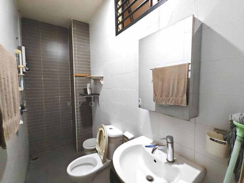 Service Residence for Sale at Palazio - Yvonne Lim - Bathroom - PropertyGuru.com.my