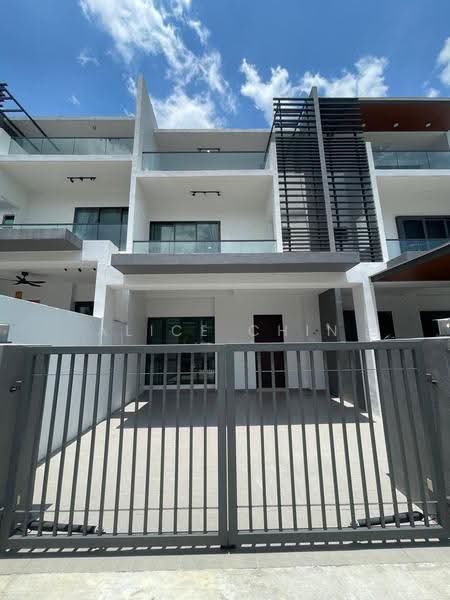 3-storey Terraced House for Rent in Batu 9 (Cheras) - Alice Chin - Exterior - PropertyGuru.com.my